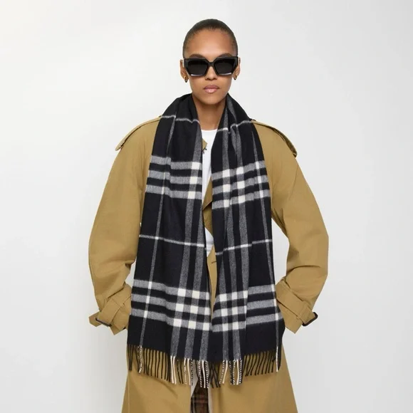 Burberry Scarf - Picture 2 of 8